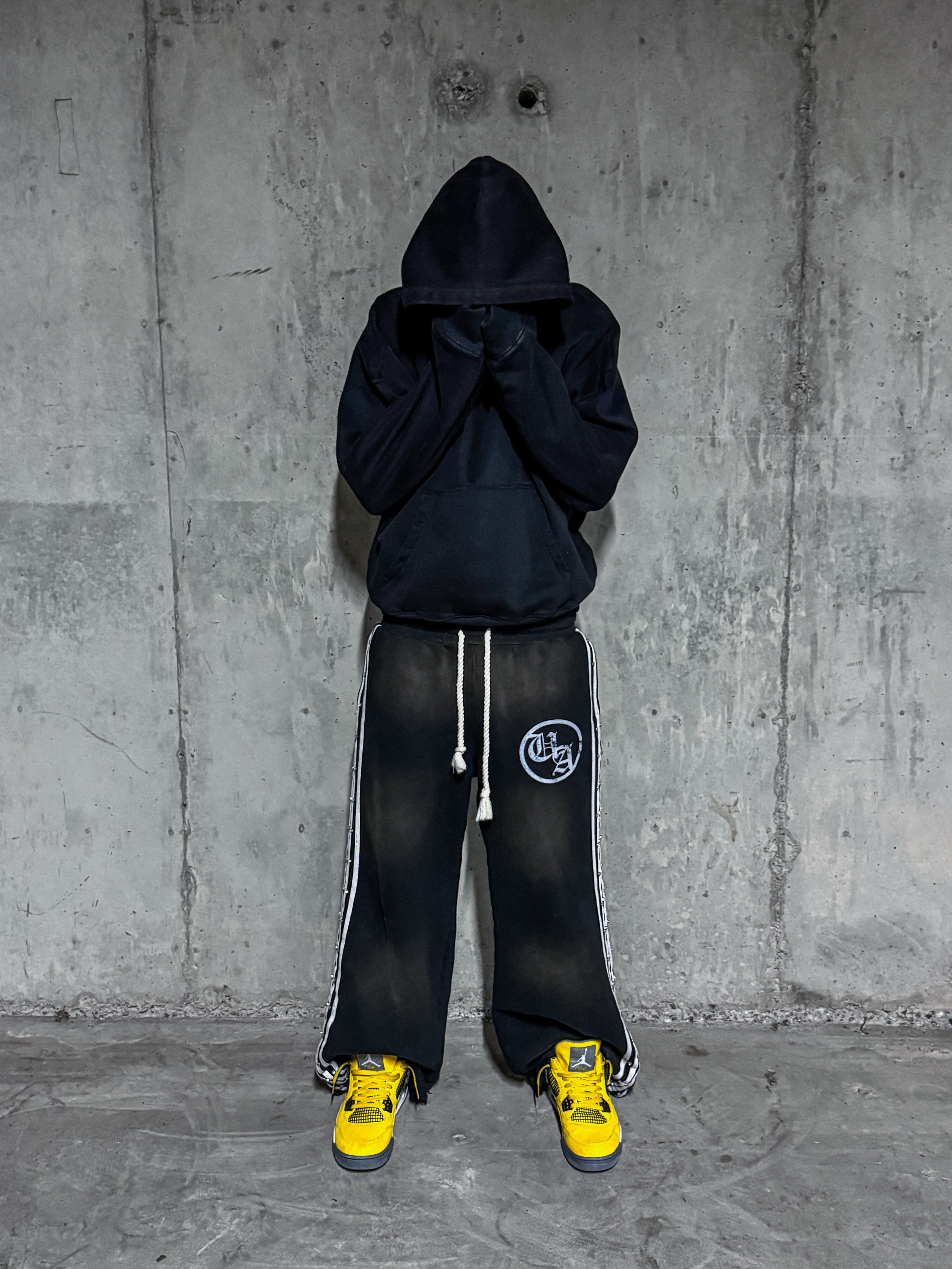 Onyx Daze Sweats